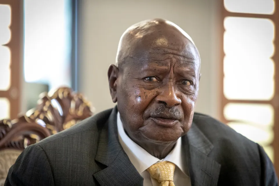 Presiden Uganda yang Berusia Delapan Puluh Tahun Berupaya Memperpanjang Kekuasaannya yang Telah Berakhir Empat Dekade